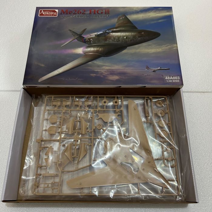 Amusing 48A003 1/48 Messerschmit Me262 HGIII Airplane Model Kit