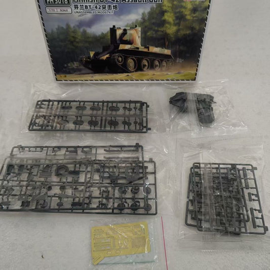 Flyhawk FH3018 1/72 Finnish BT-42 Assault Gun Tank Model Kit