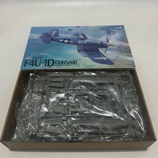 F4U Corsair Propeller Aircraft Model Kit | MAGIC FACTORY 5006 1/48