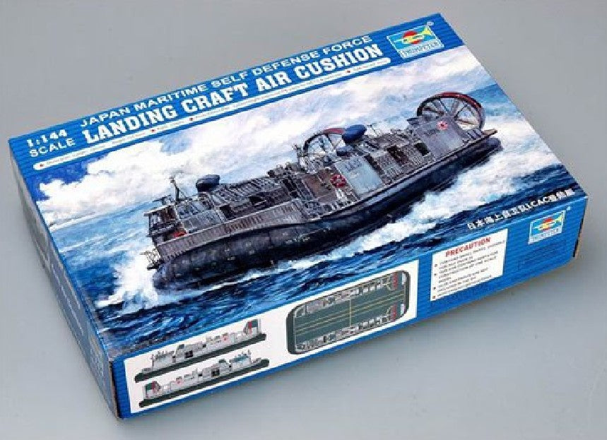 Trumpeter 00106 1/144 JMSDF Cushion Landing Craft Air
