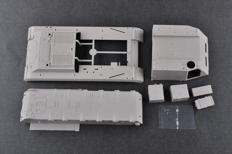 Trumpeter 1/35 01024 2P19 Launcher w/R17 Missile Of 8K14 Missile System Complex