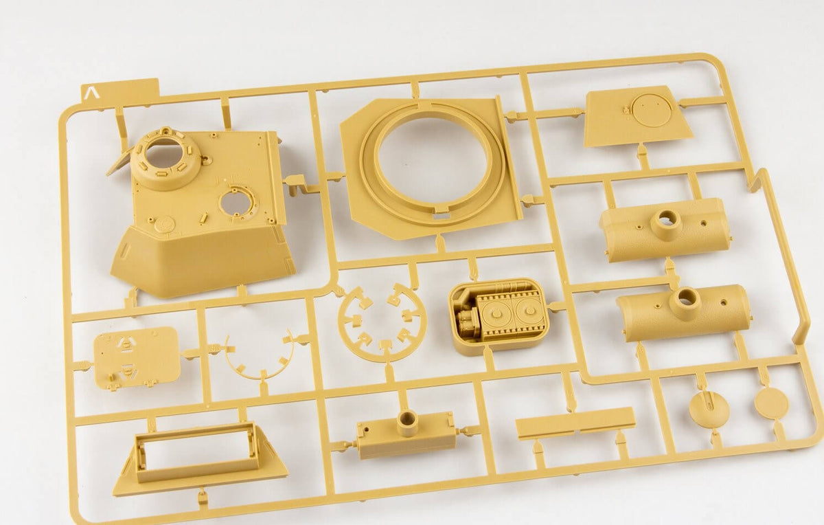 TAKOM 35001 1/35 Panther Ausf.G Late (Blitz Super) Tank Model Kit