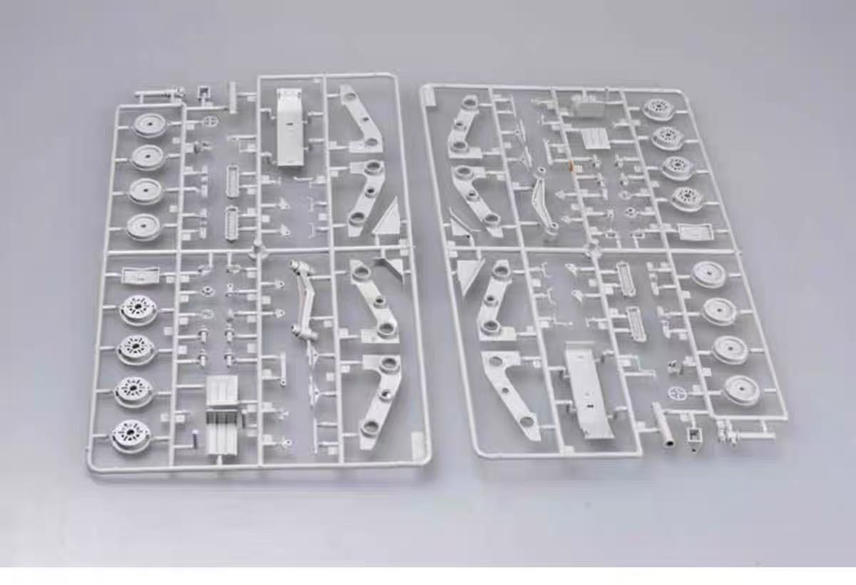 Trumpeter 1/35 00212 MAZ-537G Late with Semi-Trailer