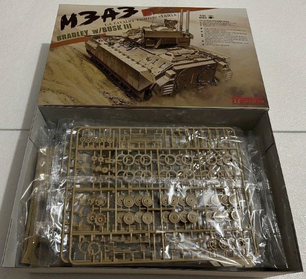 Meng SS-006 1/35 U.S. M3A3 Bradley w/ Busk III Cavalry Fighting Vehicle Model Kit
