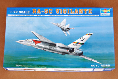 Trumpeter 01616 1/72 RA-5C Vigilante  Assembly Model Kit