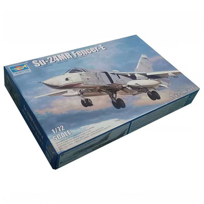 Trumpeter 1/72 01672 Su-24MR Fencer-E