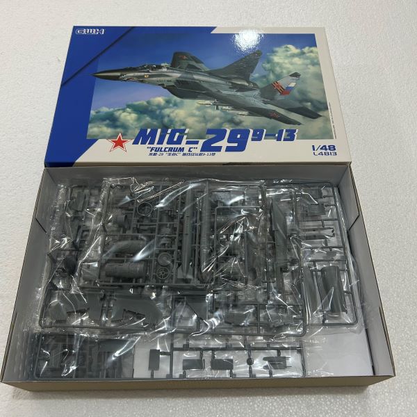 GreatWall 1/48 L4813 Mig-29 "Fulcrum C" 9-13 Airplane Model Kit