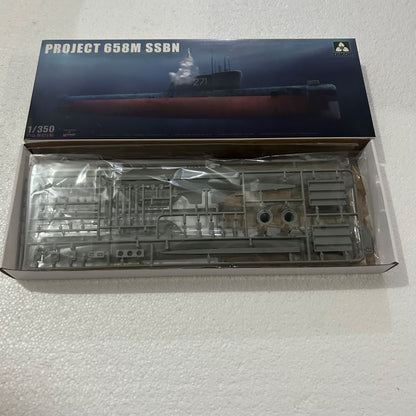TAKOM 6016 1/350 Project 658M SSBN Submarine Model Kit