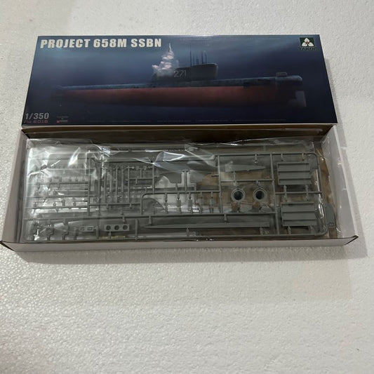 TAKOM 6016 1/350 Project 658M SSBN Submarine Model Kit
