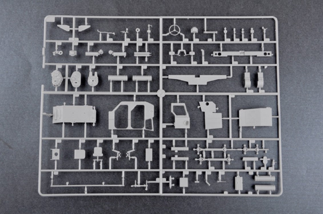Trumpeter 1/35 01019 Soviet 9P117M1 Launcher with 9K72 Missile "Elbrus"(Scud-B)