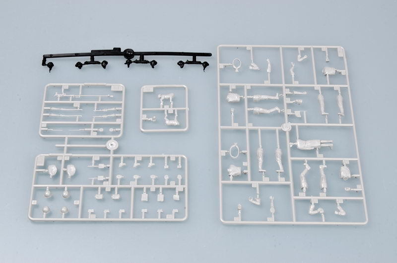 Trumpeter 1/35 00412 Soviet Red Army Marching Model Kit