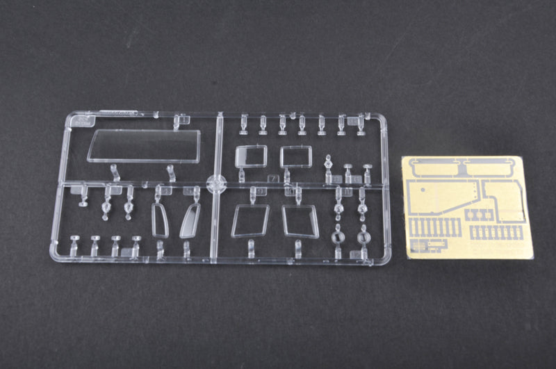 Trumpeter 1/35 01007 M1083 FMTV Standard Cargo Truck