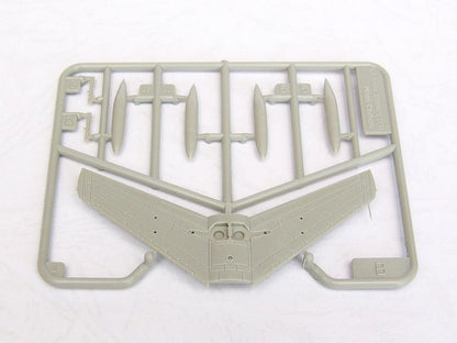 Trumpeter 01321 1/144 Scale F-86F-40-NA Sabre Plastic Model Kit