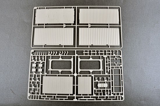 TRUMPETER 01076 1:35 Scale 3M24 Club-k in 20-feet variant with Kh-35UE Model Kit