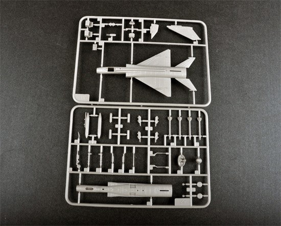 Trumpeter 01328 1/144 THE PLAAF F8-II Model kit