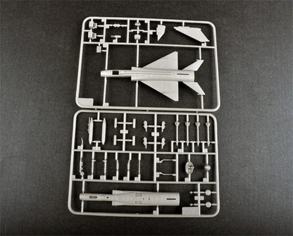 Trumpeter 01328 1/144 THE PLAAF F8-II Model kit