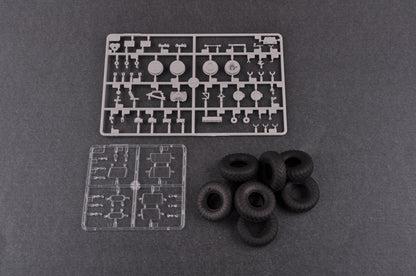 Trumpeter 01026 1/35 Soviet 9P140 TEL of 9K57 Uragan Multiple Launch Rocket