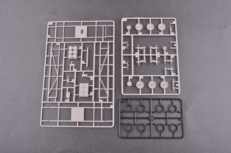 Trumpeter 01048 1/35 M270/A1 Mutiple Launch Rocket System-Norway