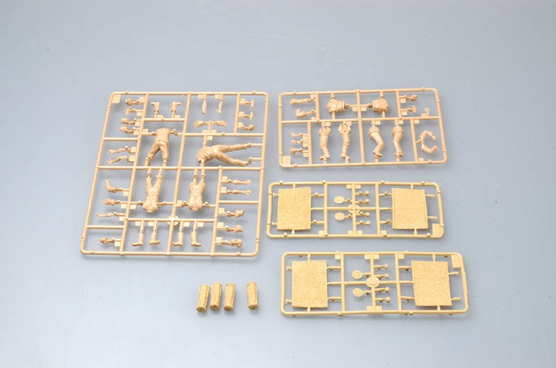 Trumpeter 00425 1/35 German s.FH 18 Field Howitzer Gun Crew