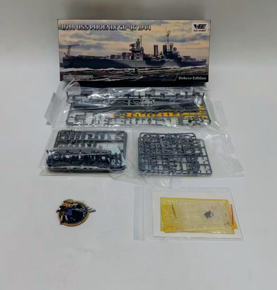 VEE HOBBY E57017 1/700 CL-46 Phoenix Cruiser Deluxe Edition Ship Model Kit