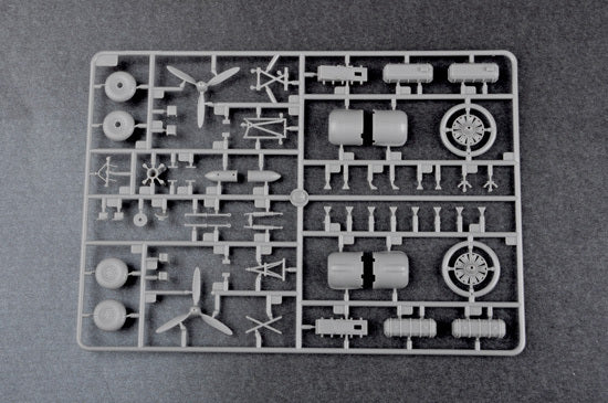 Trumpeter 1/72 01638 Fw200C-4 Condor