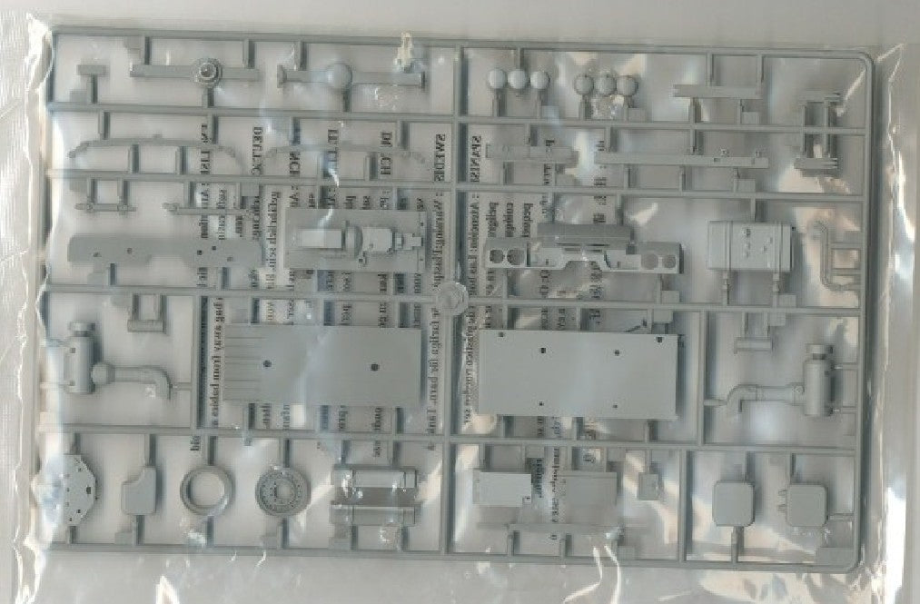 Trumpeter 1/35 01008  M1083 FMTV Armor Cab