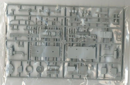 Trumpeter 1/35 01008  M1083 FMTV Armor Cab