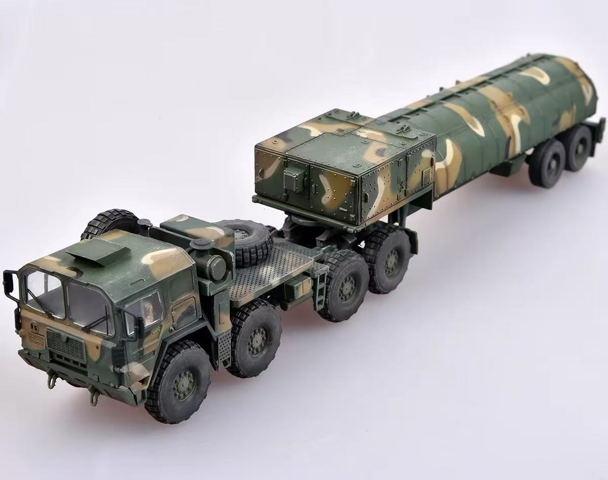 Modelcollect UA72362 1/72 Tactical Truck M983A2+BGM-109