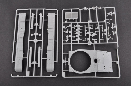 Trumpeter 1/35 01579 Soviet T-64A Mod.1981 assembly model