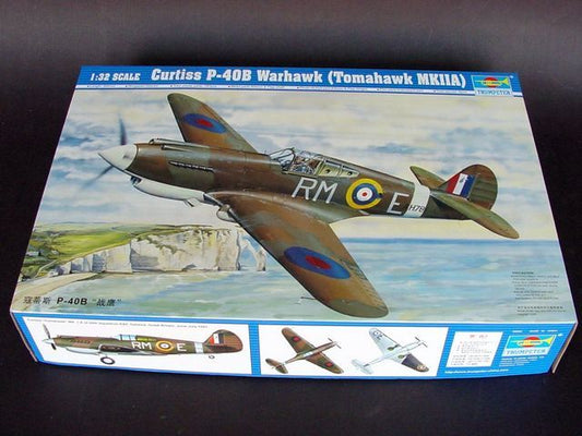 Trumpeter 1/32 02228 Curtiss P-40B Warhawk