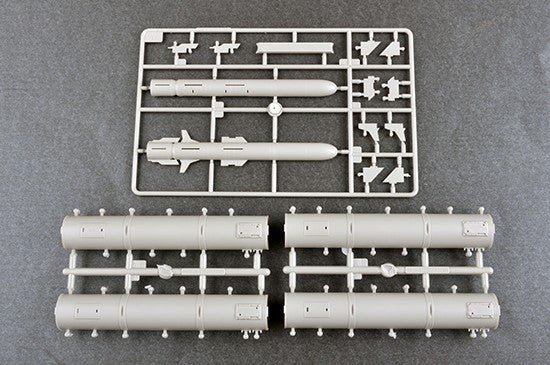TRUMPETER 01076 1:35 Scale 3M24 Club-k in 20-feet variant with Kh-35UE Model Kit