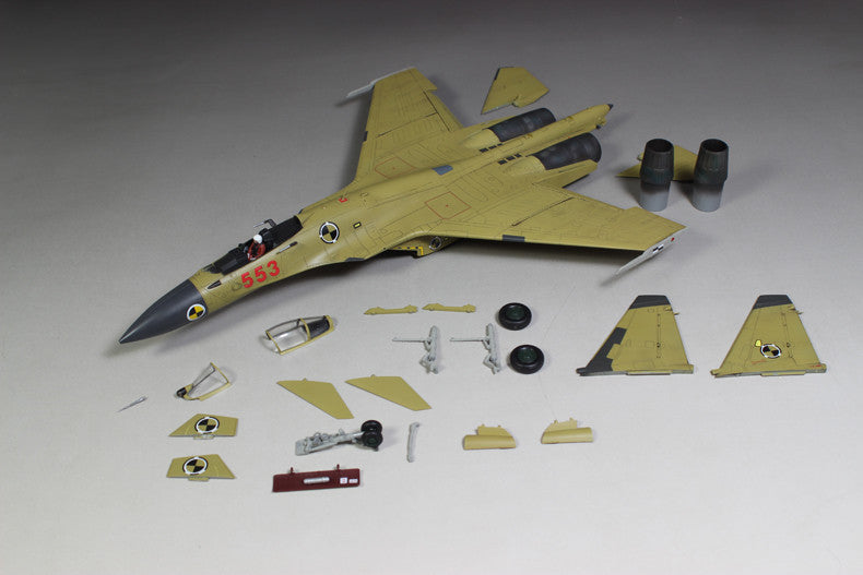 Trumpeter 01670 1:72 Chinese J-15 with flight deck Model Kit