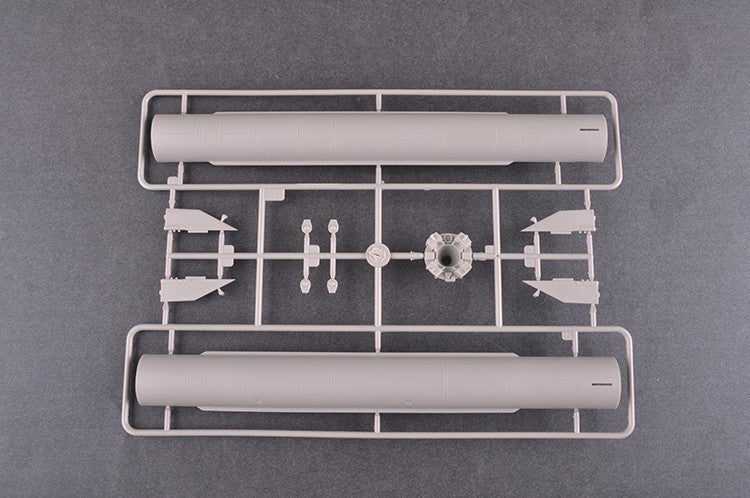 Trumpeter 1/35 01081 Soviet Zil-131V Tow 2T3M1 Trailer with 8K14 Missile