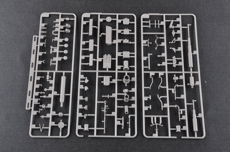 Trumpeter 1/35 01024 2P19 Launcher w/R17 Missile Of 8K14 Missile System Complex