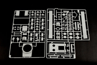 Trumpeter 1/35 01565 Soviet KV-8 Heavy Tank
