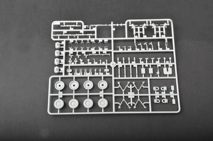 Trumpeter 1/35 01563 B1 "Centauro" AFV Early Version (1st Series) w/ROMOR