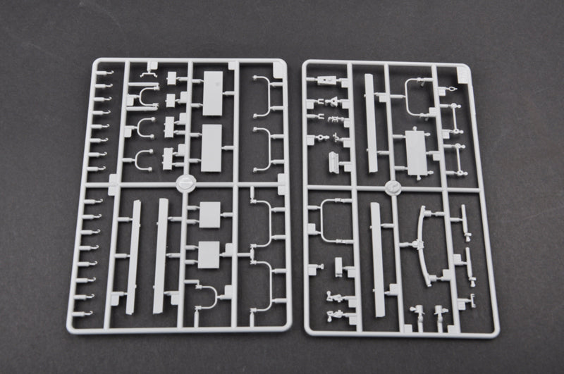 Trumpeter 1/35 01007 M1083 FMTV Standard Cargo Truck