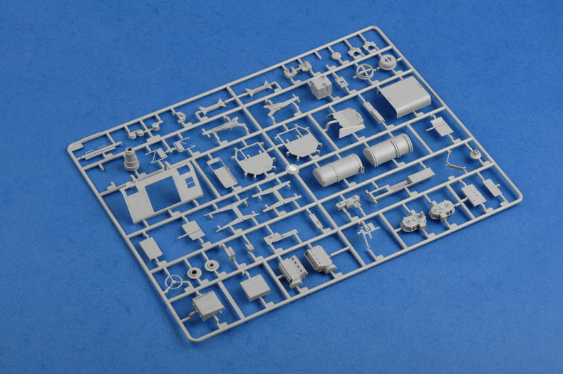 Trumpeter 1/35 01021 HEMTT M983 Tractor
