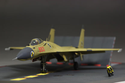 Trumpeter 01670 1:72 Chinese J-15 with flight deck Model Kit