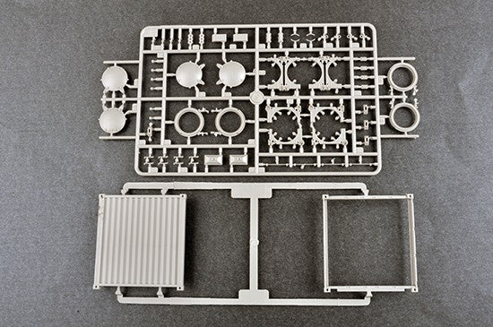 TRUMPETER 01076 1:35 Scale 3M24 Club-k in 20-feet variant with Kh-35UE Model Kit