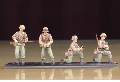 Trumpeter 00405 1/35 scale ARMED SS ASSAULT TEAM PLASTIC MODEL kit