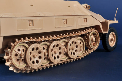 Trumpeter 00943 1:16 Scale Sd.Kfz 251/22D 00943 Model Kit
