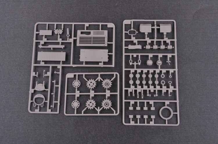 Trumpeter 01553 1/35 Soviet T-62 BDD Mod.1984 (Mod 1962 Modification)