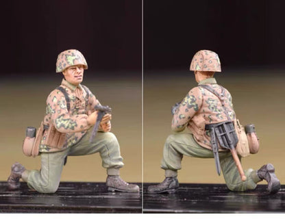 Trumpeter 00405 1/35 scale ARMED SS ASSAULT TEAM PLASTIC MODEL kit