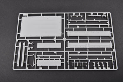 Trumpeter 1/35 01007 M1083 FMTV Standard Cargo Truck