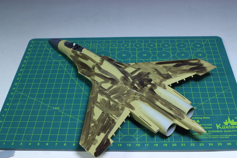 Trumpeter 01670 1:72 Chinese J-15 with flight deck Model Kit