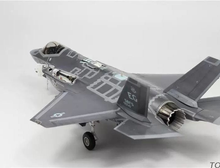 Kitty Hawk 80103 1/48 F-35A Airplane Model Kit NEW