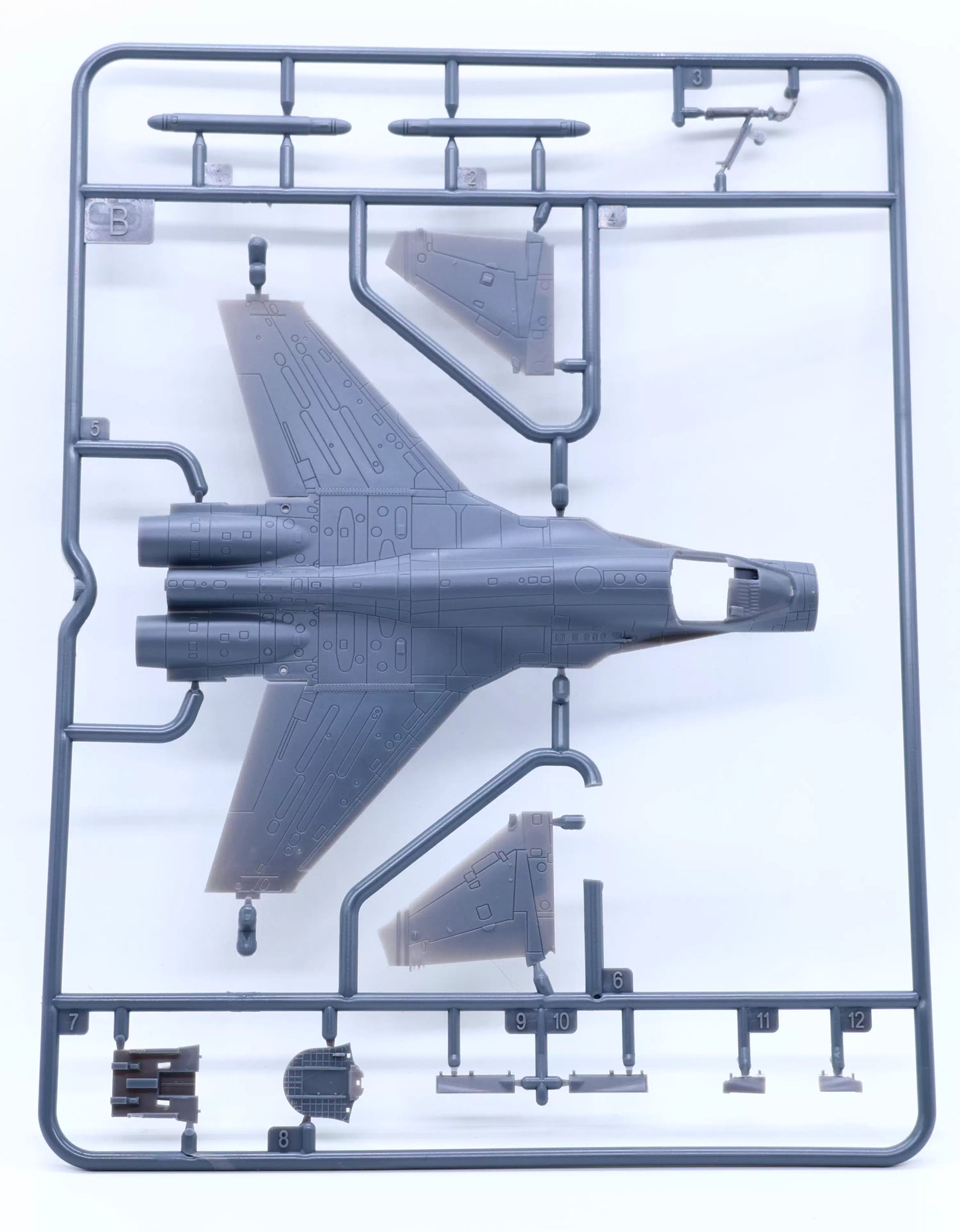 Su-34 Fullback Fighter Bomber Model Kit 1/144 | Warhead WSA144013