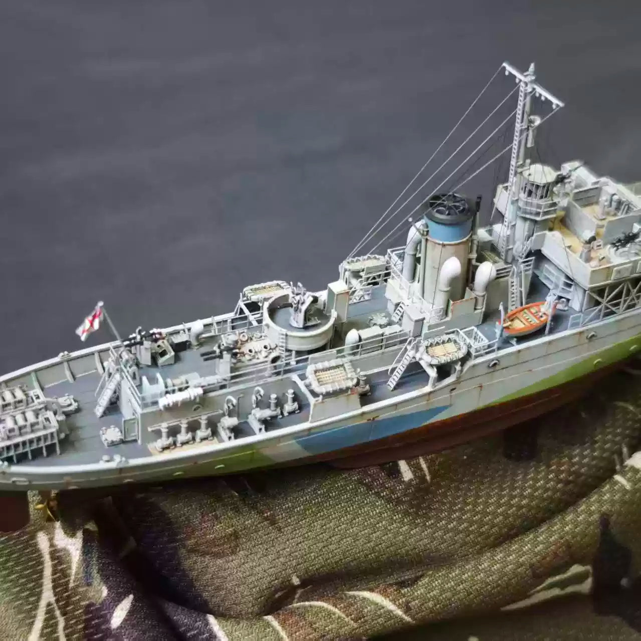1/350 HMCS Flower-Class Corvette Snowberry Full Hull Ship Model Kit | TM35008FH