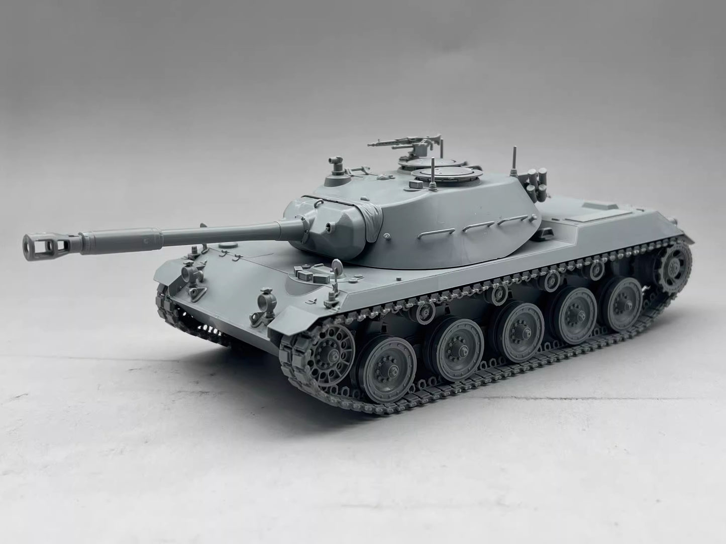 Amusing Hobby 35A055 1/35 Germany RU251 Henschel Spahpanzer Light Tank Model Kit